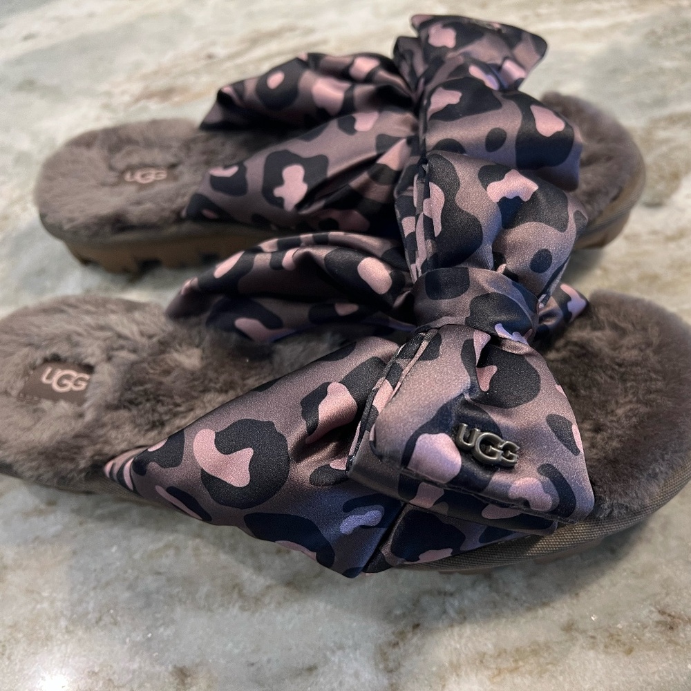 Women's Ugg Slippers Cloquette Toe Cheetah Size 7